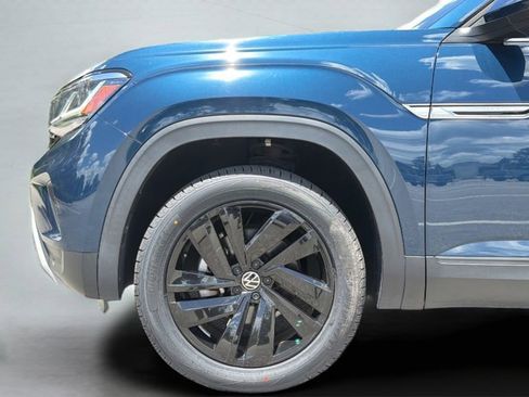 Used 2022 Volkswagen Atlas Cross Sport SE w/ Panoramic Sunroof Package FWD image 40