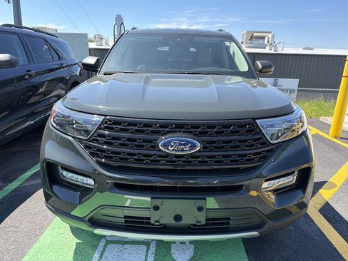 Used 2023 Ford Explorer XLT w/ Equipment Group 202A AWD/4WD image 3