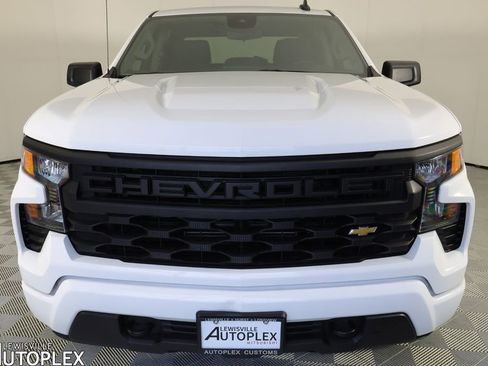 Used 2025 Chevrolet Silverado 1500 Custom RWD image 2