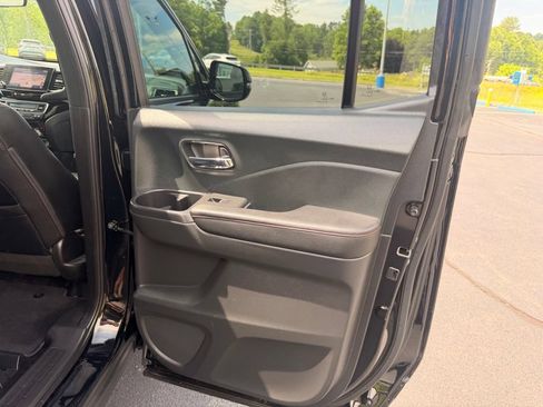 Used 2023 Honda Ridgeline Black Edition image 41
