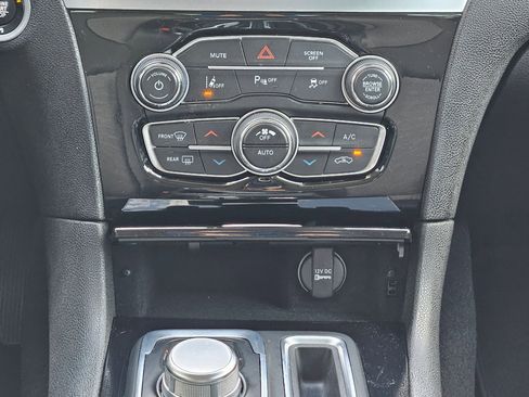 Certified 2023 Chrysler 300 Touring w/ Safetytec Plus Group image 13