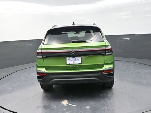 New 2026 Volkswagen Taos SE AWD/4WD image 9