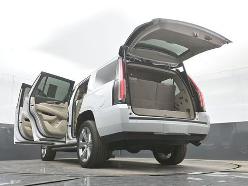 Used 2020 Cadillac Escalade Premium Luxury AWD/4WD image 59