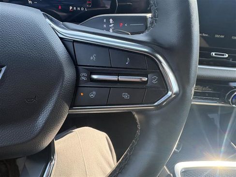 Used 2025 Chevrolet Equinox LT w/ Convenience Package II AWD/4WD image 23