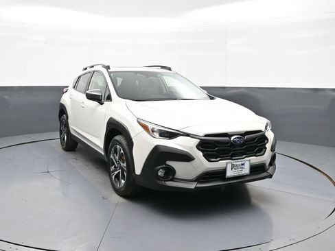 Used 2024 Subaru Crosstrek 2.0i Premium AWD/4WD image 3