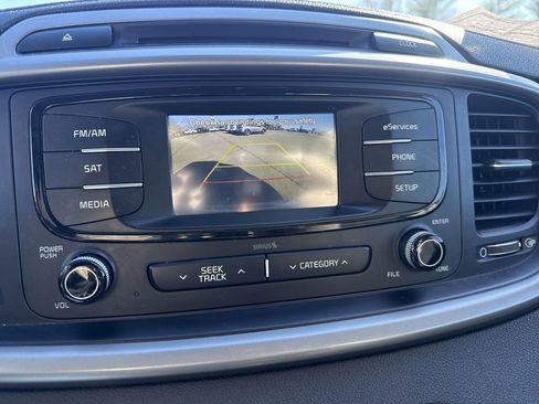 Used 2016 Kia Sorento LX image 13