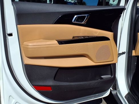 Used 2024 Kia Carnival EX FWD image 28