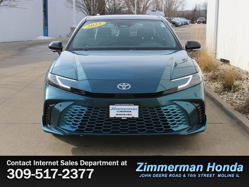 Used 2025 Toyota Camry XSE image 4