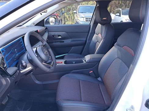 New 2026 Nissan Kicks SR w/ SR Premium Package AWD/4WD image 10