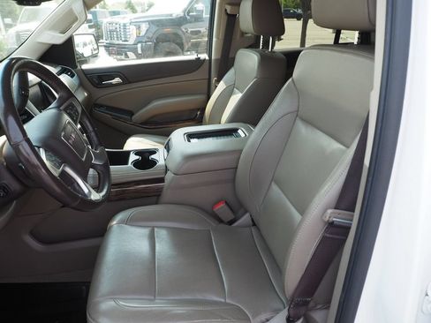 Used 2017 GMC Yukon SLT w/ HD Trailering Package AWD/4WD image 14