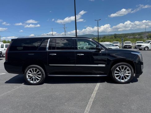 Used 2018 Cadillac Escalade ESV Premium Luxury AWD/4WD image 44