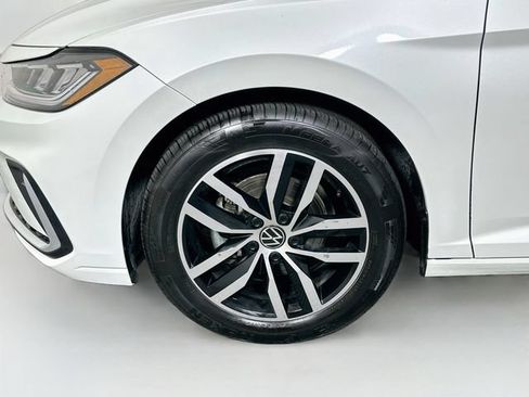 Used 2025 Volkswagen Jetta SE w/ Sunroof Package FWD image 30