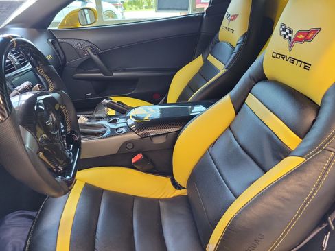 Used 2006 Chevrolet Corvette Convertible w/ Preferred Equipment Group RWD image 16