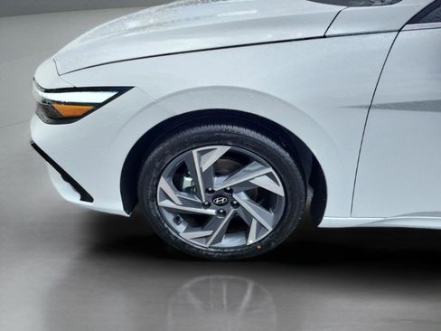 New 2026 Hyundai Elantra Limited FWD image 25