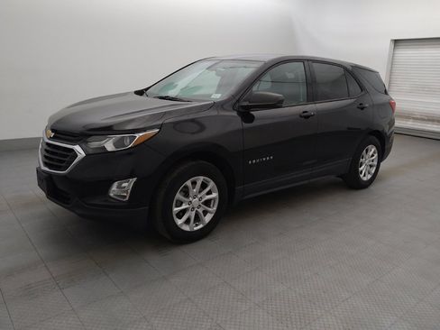 Used 2019 Chevrolet Equinox LS w/ LS Convenience Package AWD/4WD image 2
