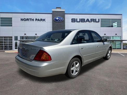 Used 2001 Toyota Avalon XL image 3
