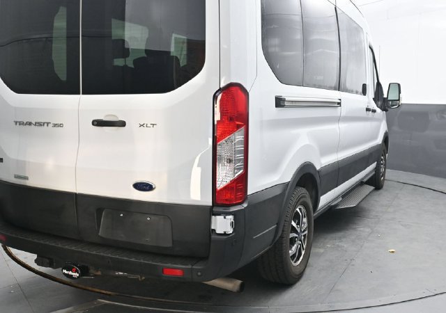 Used 2022 Ford Transit 350 XLT RWD image 7
