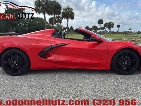 Used 2022 Chevrolet Corvette Stingray Convertible w/ 1LT image 7