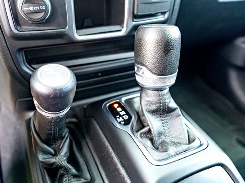 Used 2022 Jeep Gladiator Sport AWD/4WD image 17