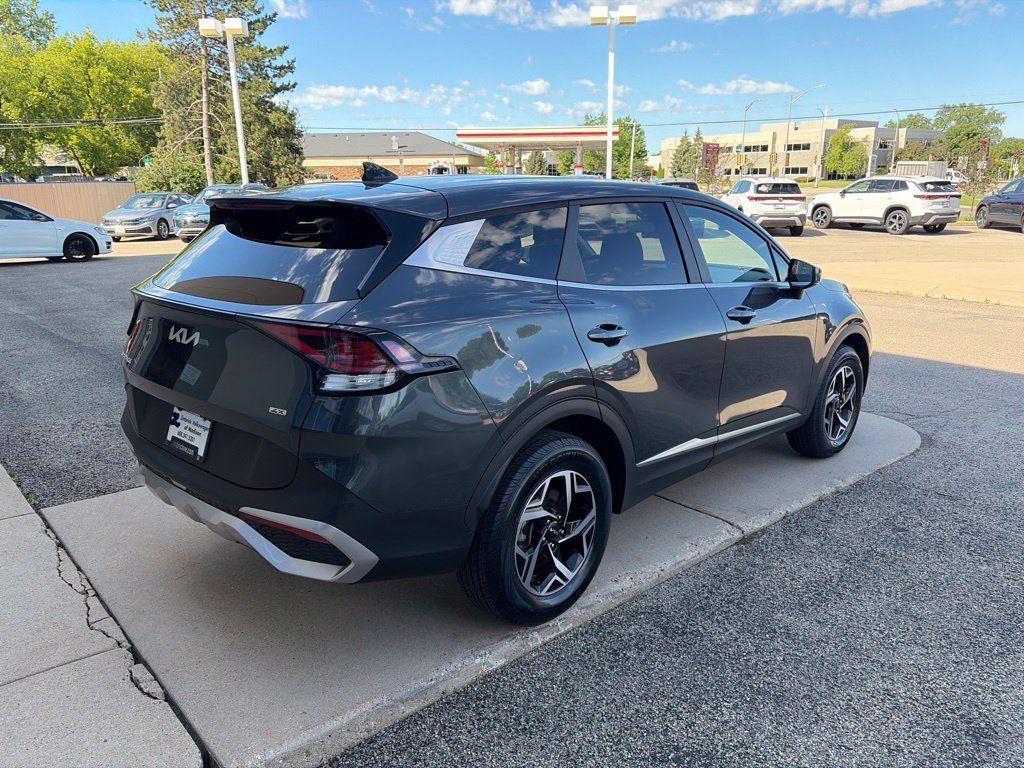 Used 2023 Kia Sportage LX AWD/4WD image 8