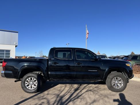 Used 2019 Toyota Tacoma SR5 image 9