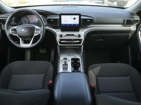 Used 2024 Ford Explorer XLT image 22