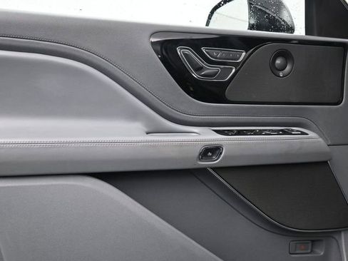 Used 2020 Lincoln Aviator Reserve AWD/4WD image 9