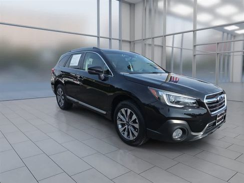 Used 2019 Subaru Outback 2.5i Touring AWD/4WD image 3