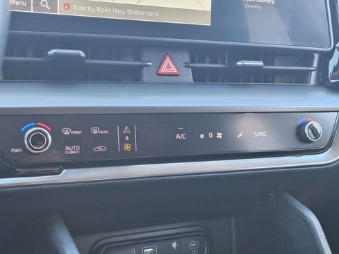 Used 2023 Kia Sportage EX image 17