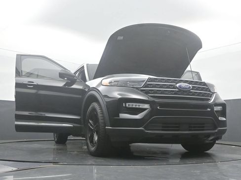 Used 2021 Ford Explorer XLT w/ Equipment Group 202A AWD/4WD image 74