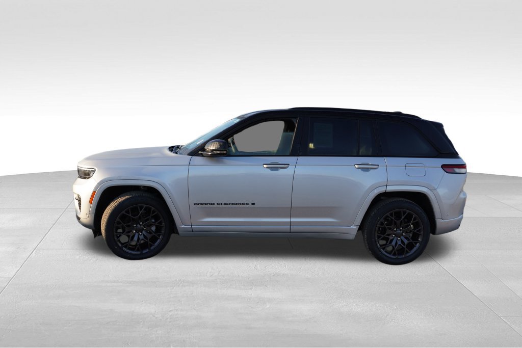 Used 2025 Jeep Grand Cherokee Summit w/ Obsidian Package AWD/4WD image 10