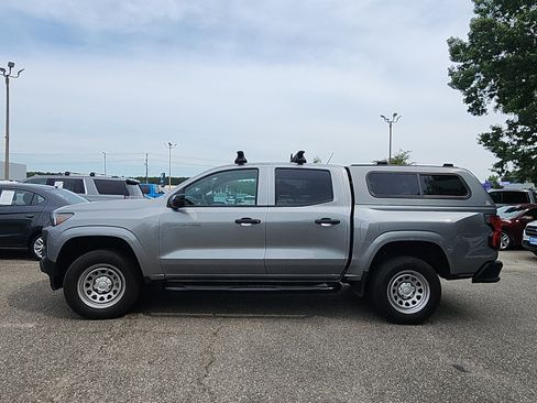 Used 2024 Chevrolet Colorado W/T w/ Technology Package RWD image 2