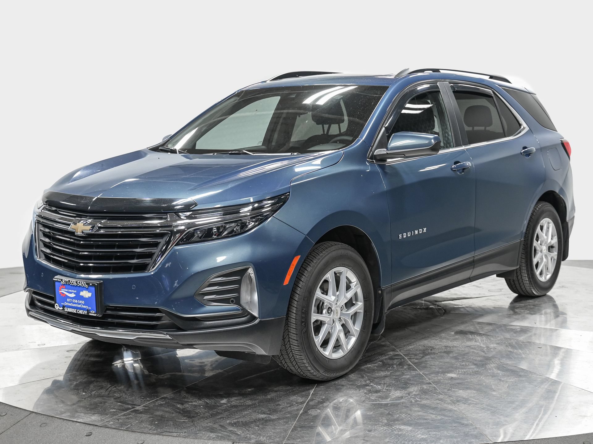 Used 2024 Chevrolet Equinox LT AWD/4WD image 1