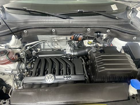Used 2022 Volkswagen Atlas Cross Sport SE FWD image 32