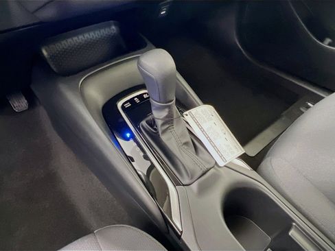 Used 2025 Toyota Corolla LE w/ Convenience Package image 25