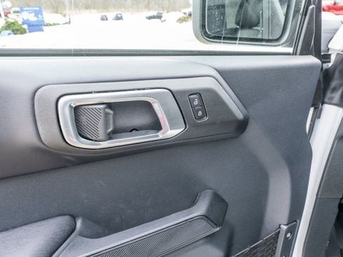 Used 2025 Ford Bronco Outer Banks image 31