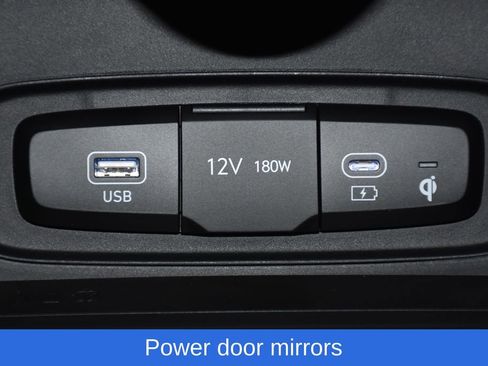 New 2025 Hyundai Venue Limited image 18