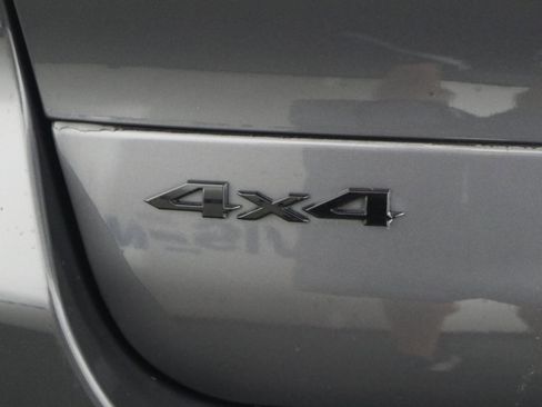 Used 2024 Jeep Grand Cherokee L Laredo image 37