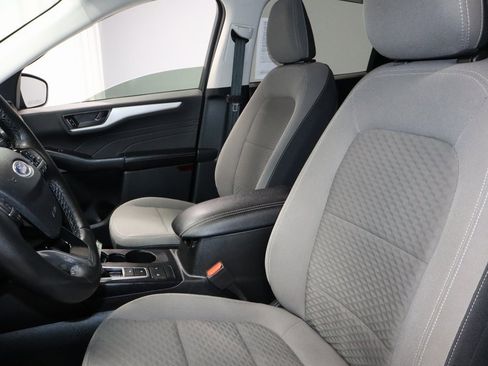 Used 2022 Ford Escape SE w/ SE Sport Appearance Package image 25