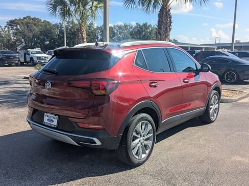 Used 2022 Buick Encore GX Essence w/ Experience Buick Package image 5