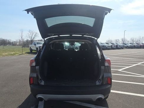 Used 2020 Ford Escape SE image 11