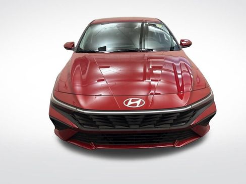 Certified 2026 Hyundai Elantra SE image 2