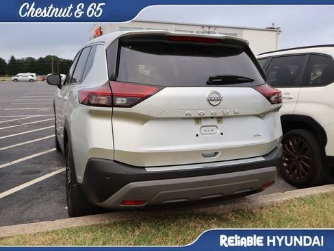 Used 2023 Nissan Rogue SV FWD image 16