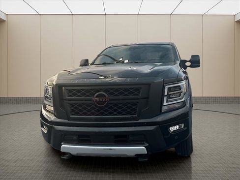 Used 2024 Nissan Titan PRO-4X w/ Pro-4x Convenience Package image 4