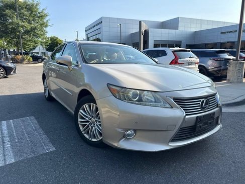 Used 2013 Lexus ES 350 w/ Luxury Pkg FWD image 1