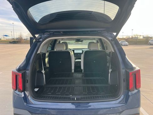 Used 2024 Kia Sorento SX image 23