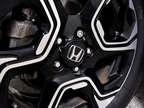 Used 2019 Honda CR-V Touring image 18