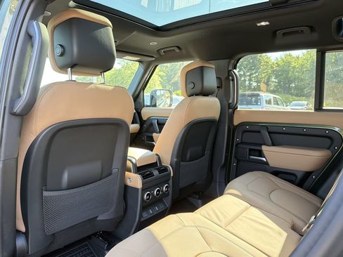 New 2026 Land Rover Defender 110 X-Dynamic SE AWD/4WD image 11
