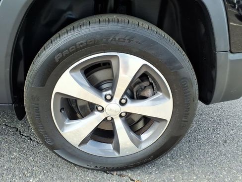 Used 2020 Jeep Cherokee Limited AWD/4WD image 18