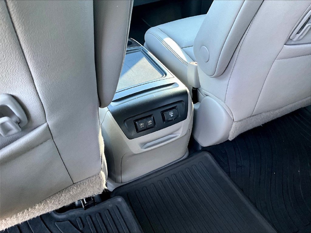 Used 2019 Toyota Sienna XLE Premium w/ Carpet Mat Package AWD/4WD image 12